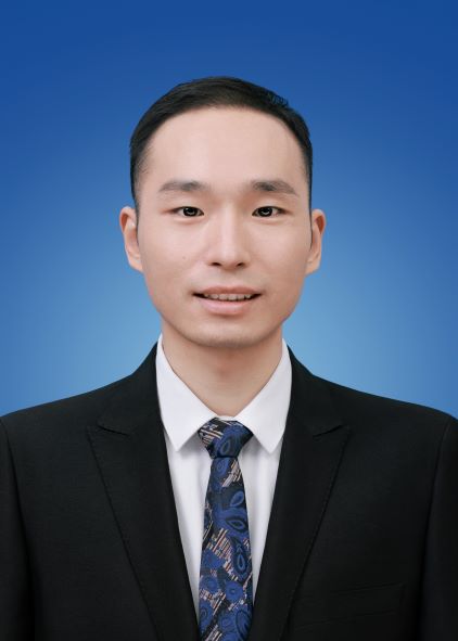 赛马会六合彩
半身照-小.jpg