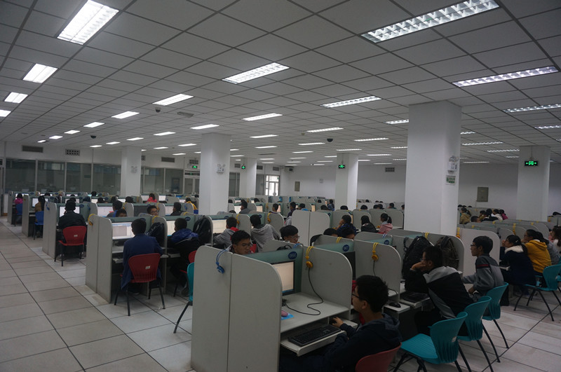 赛马会六合彩
2014级新生心理普查现场