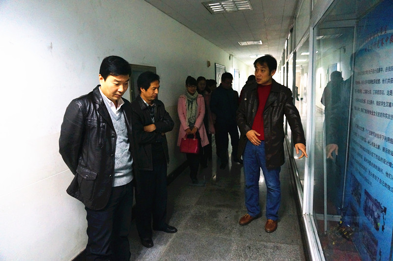 何卫军副书记参观山西农大信息赛马会六合彩
学生科研竞赛成果展