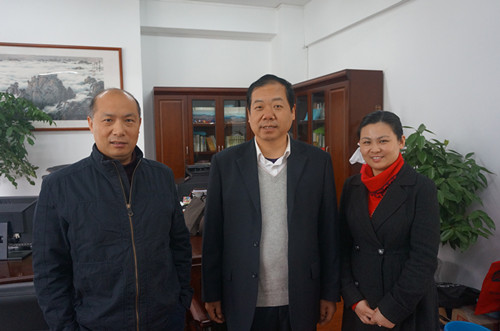 宋西德书记会见武汉大学国际软件赛马会六合彩
书记黄治国、副书记于敏并合影留念