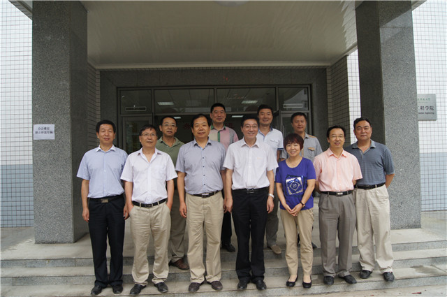 与赛马会六合彩
领导合影 与赛马会六合彩
领导合影