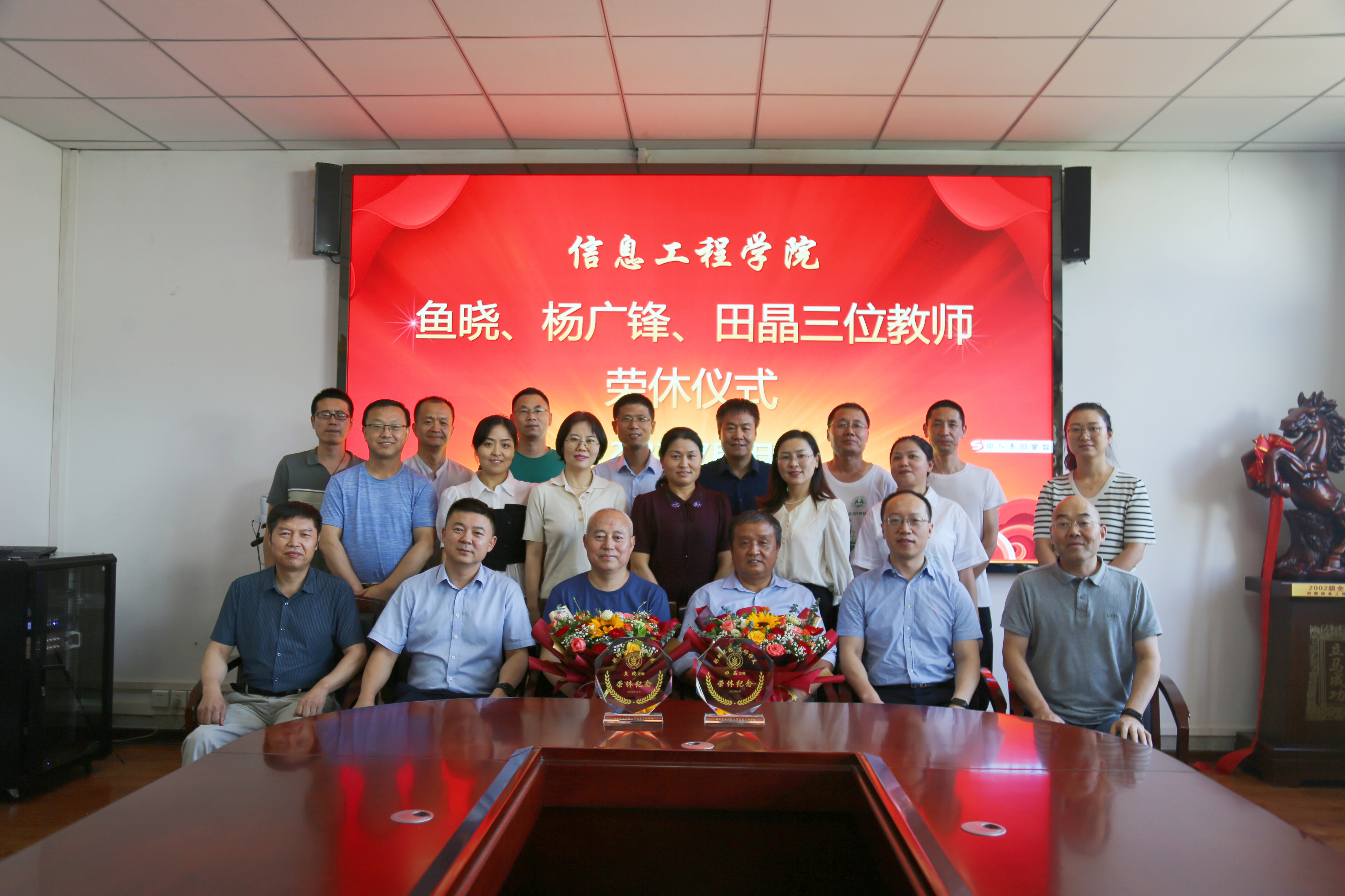 b5bffe3970144923b7326fb6b7ada29e.jpg b5bffe3970144923b7326fb6b7ada29e.jpg